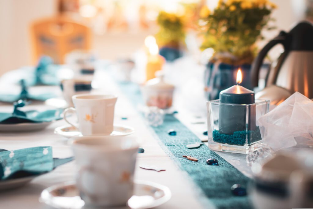 locrifa-table-6149982